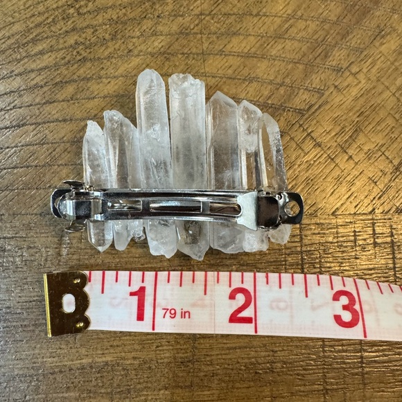 Quartz Crystal Hair Clip With Gold Raven Skull - Picture 5 of 6